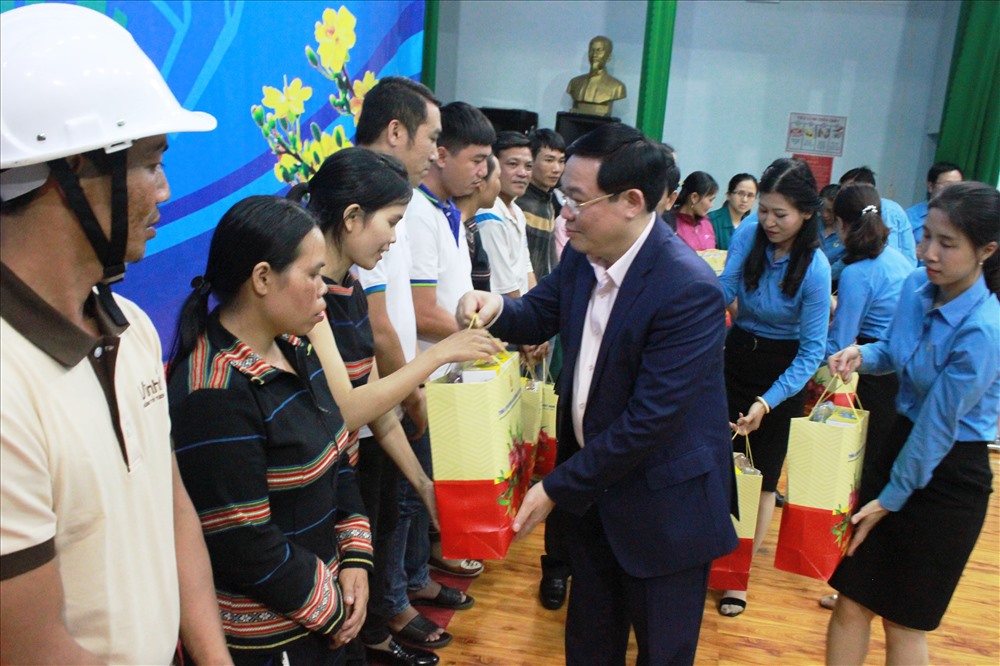 CNVC-LĐ hai tỉnh Kon Tum, Gia Lai dặn lòng số gắng lao động sáng tạo phục vụ cho đất nước. Ảnh Đ.V