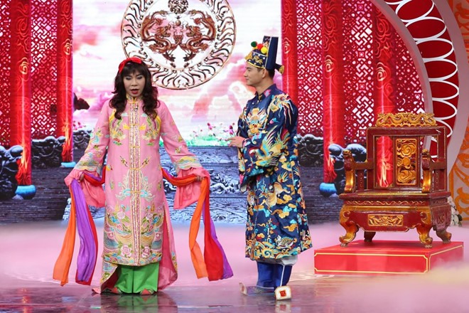Táo Quân 2009, Bắc Đẩu đã để tóc dài và bắt đầu trung thành với trang phục màu hồng nữ tính.