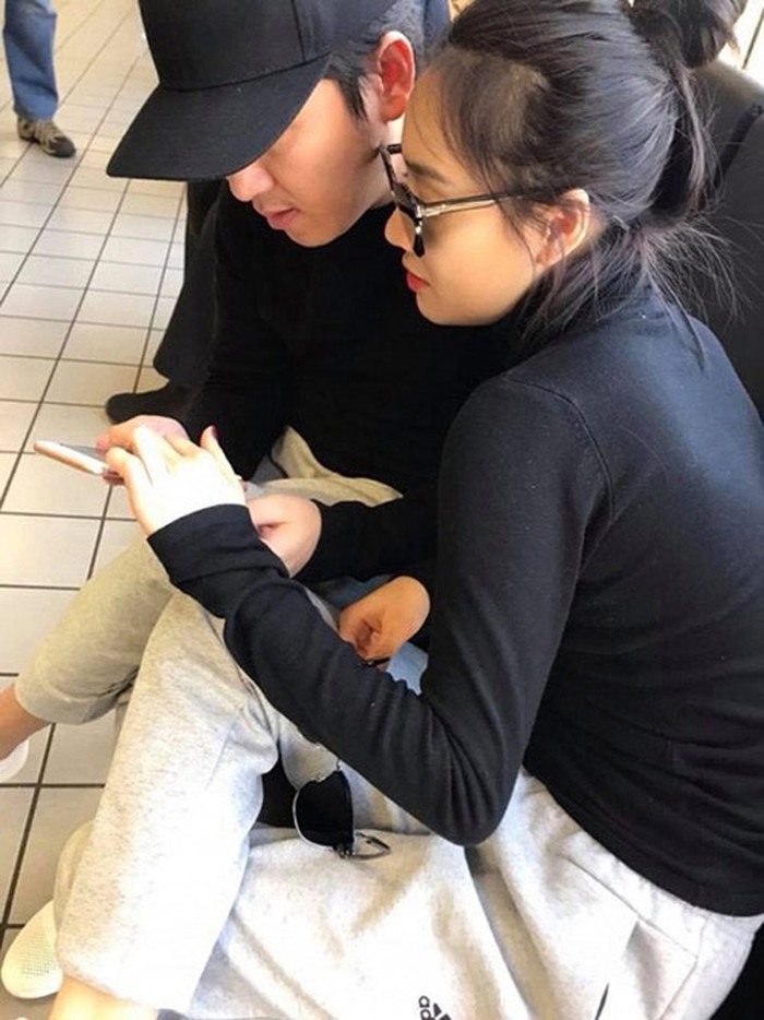 Trường Giang và Nhã Phương diện quần áo đôi hẹn hò ở Mỹ.
