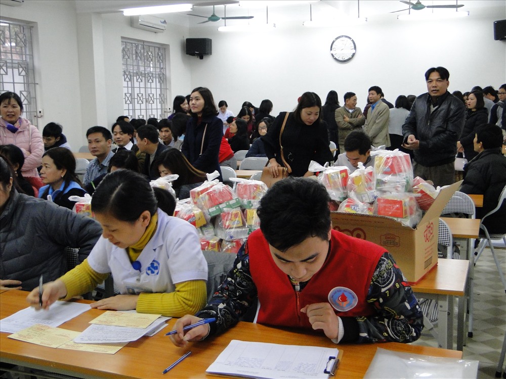 Quang cảnh buổi hiến máu tình nguyện của đoàn viên CĐ ngành Giáo dục Thái Bình.