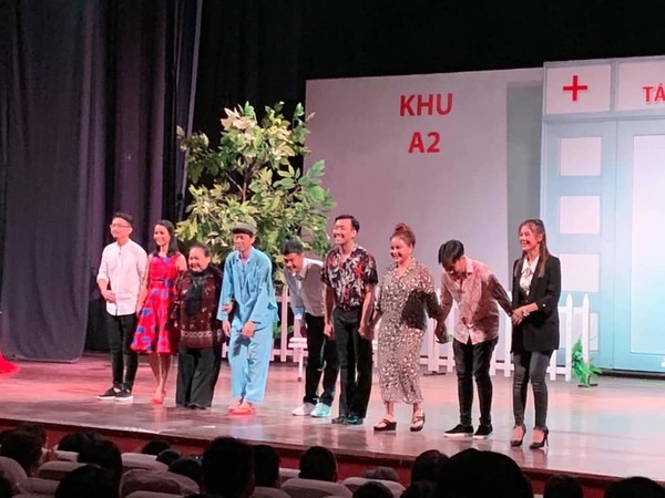 Trấn Thành đang tham gia vở kịch dài “Tân niên song hỷ“.