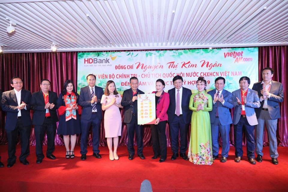 Ban lãnh đạo Vietjet gửi tới Chủ tịch Quốc hội những con số kế hoạch mục tiêu đầy hy vọng của năm mới Kỷ Hợi 2019.