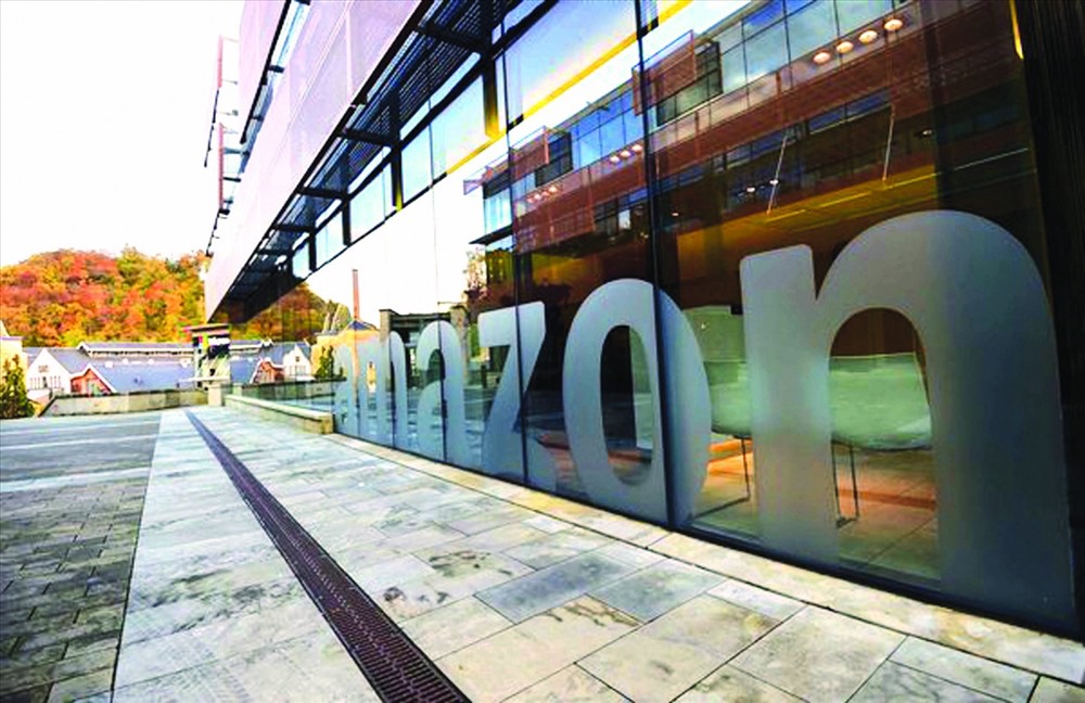Amazon được định giá trị thương hiệu năm 2019: 187,90 tỉ USD. Hãng thương mại điện tử khổng lồ Amazon có năm thứ 3 liên tiếp dẫn đầu bảng xếp hạng.