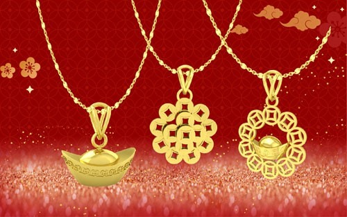Trang sức theo bộ có hình những vật may mắn được chọn làm món quà lí tưởng cho những người yêu nhau.