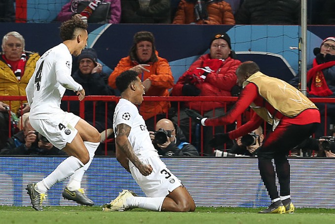Trung vệ Kimpembe bất ngờ mở tỉ số ở phút thứ 53 (Ảnh: Getty)