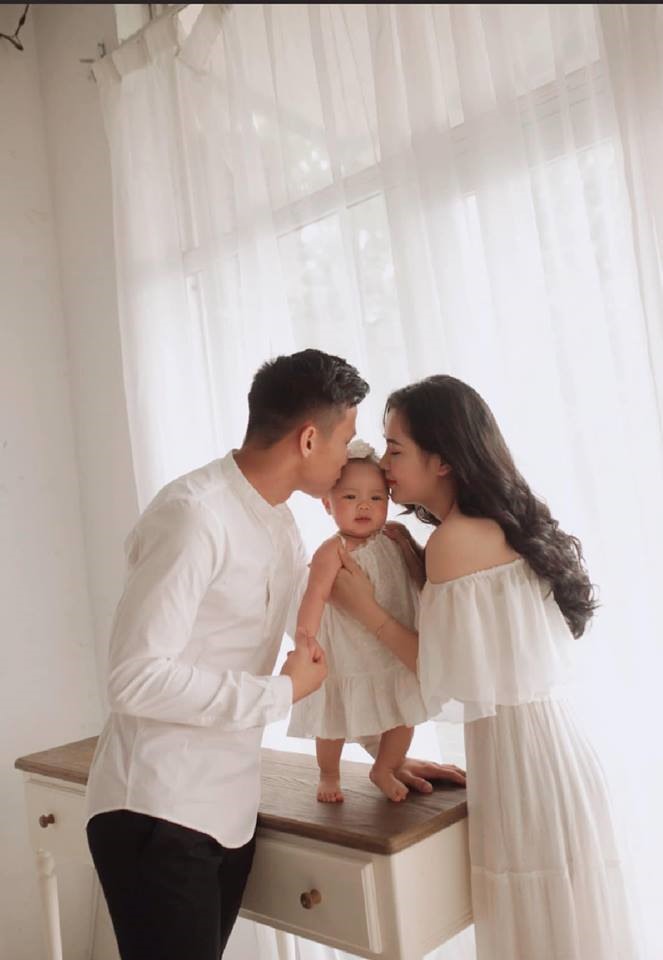 Quế Ngọc Hải đăng ảnh gia đình cùng lời nhắn nhủ ngọt ngào dành cho vợ.