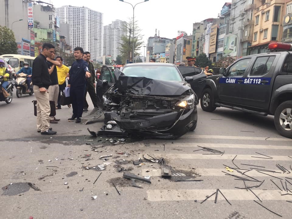 Sau khi nhận được tin báo, cơ quan chức năng có mặt tại hiện trường để xử lý.