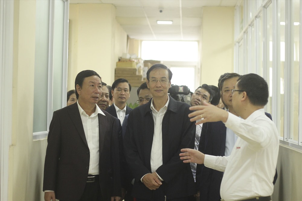 Phó Bí thư Thành ủy Hà Nội Đào Đức Toàn thăm và làm việc tại Công ty CP Bóng đèn Phích nước Rạng Đông