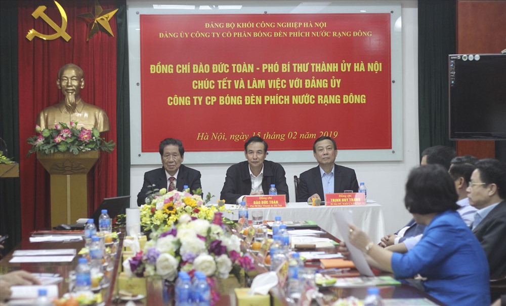 Đoàn chủ tọa hội nghị tại buổi làm việc
