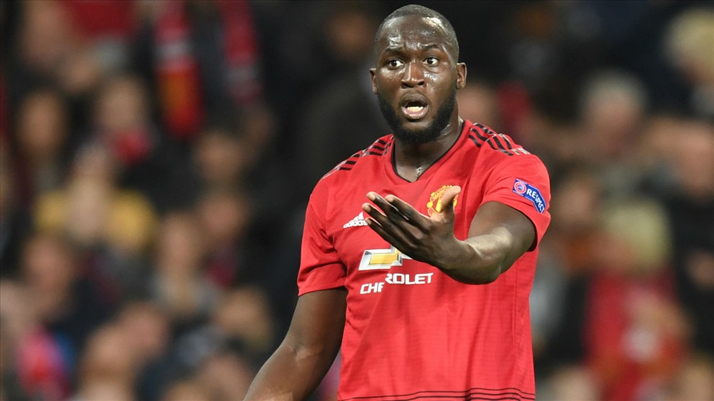 Lukaku giờ không khác nào tiền đạo hạng bét. Ảnh: Goal.