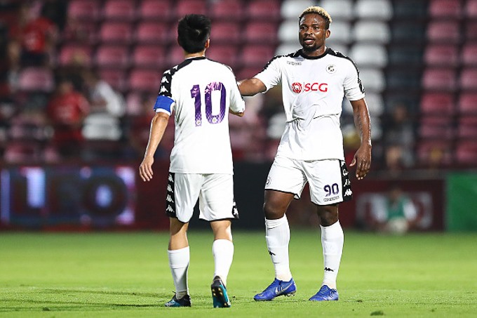 Hà Nội FC đang gặp khó về nhân sự trước trận đánh lớn (Ảnh: Getty)
