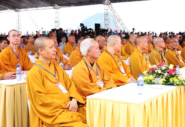 Đông đảo tăng ni, phật tử và du khách thập phương dự Lễ hội Xuân Tam Chúc năm 2019. Ảnh: NT