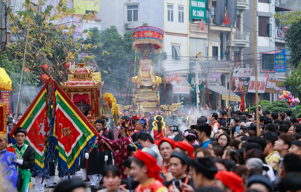 Ngày 29.1.2019, Bộ trưởng Bộ VHTTDL đã ký Quyết định công nhận Lễ hội làng Triều Khúc là Di sản văn hoá phi vật thể Quốc gia. Nghi lễ rước kiệu Bố Cái đại vương Phùng Hưng về đình làng diễn ra trong sự thành kính.