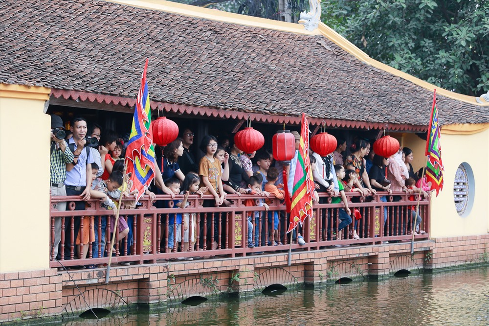 Lễ hội của làng Triều Khúc luôn được tổ chức tôn nghiêm, trật tự, văn minh, tạo không khí vui vẻ cho người tham dự.