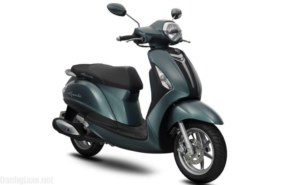 Dù đã ra đời hơn 1 năm nhưng Yamaha Grande 2017 vẫn rất hút khách bởi khả năng tiết kiệm nhiên liệu ở mức cao và kiểu dáng thời trang không chê vào đâu được.