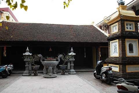 Chùa Bà Đá.