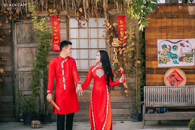 Cầu thủ Tiến Linh đã có những khoảnh khắc ngọt ngào cùng bạn gái ở Nghệ An. Ảnh: Phan Trọng Huy