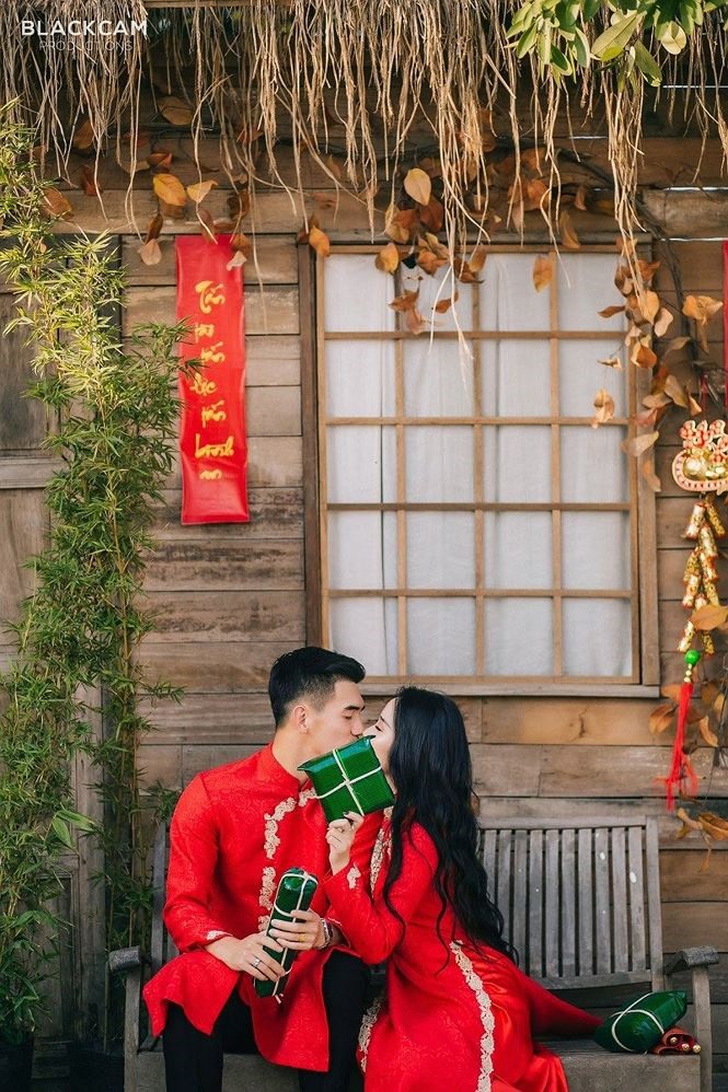 cầu thủ Tiến Linh và bạn gái hotgirl Ngọc Quyên đã thực hiện bộ ảnh Tết tại Tp. Vinh, Nghệ An.