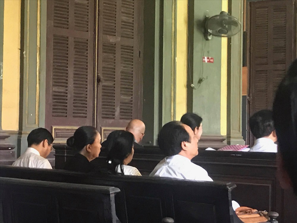 Hình ảnh tại phiên toàn sáng 20.2