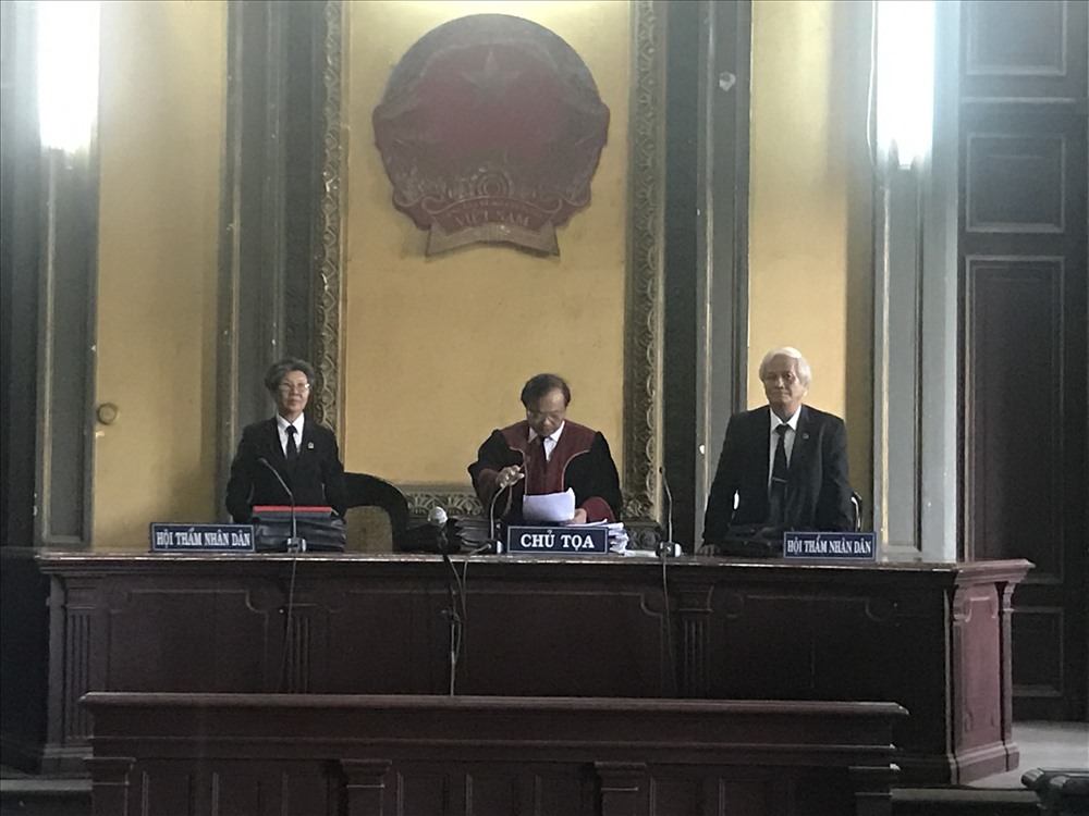 Hình ảnh tại phiên toàn sáng 20.2