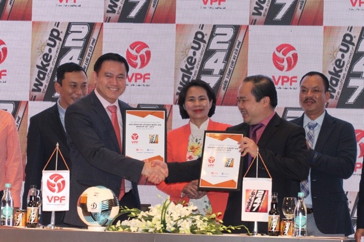 VPF ký kết và ra mắt nhà tài trợ mới. Ảnh: Thư Thuận