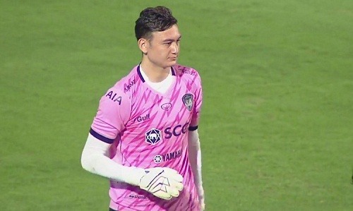 HLV Muangthong United tin Văn Lâm sẽ trở lại mạnh mẽ hơn.