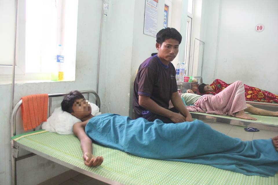 Na Hưm nằm điều trị tại Bệnh viện Đa khoa tỉnh Quảng Trị. Ảnh: HT.
