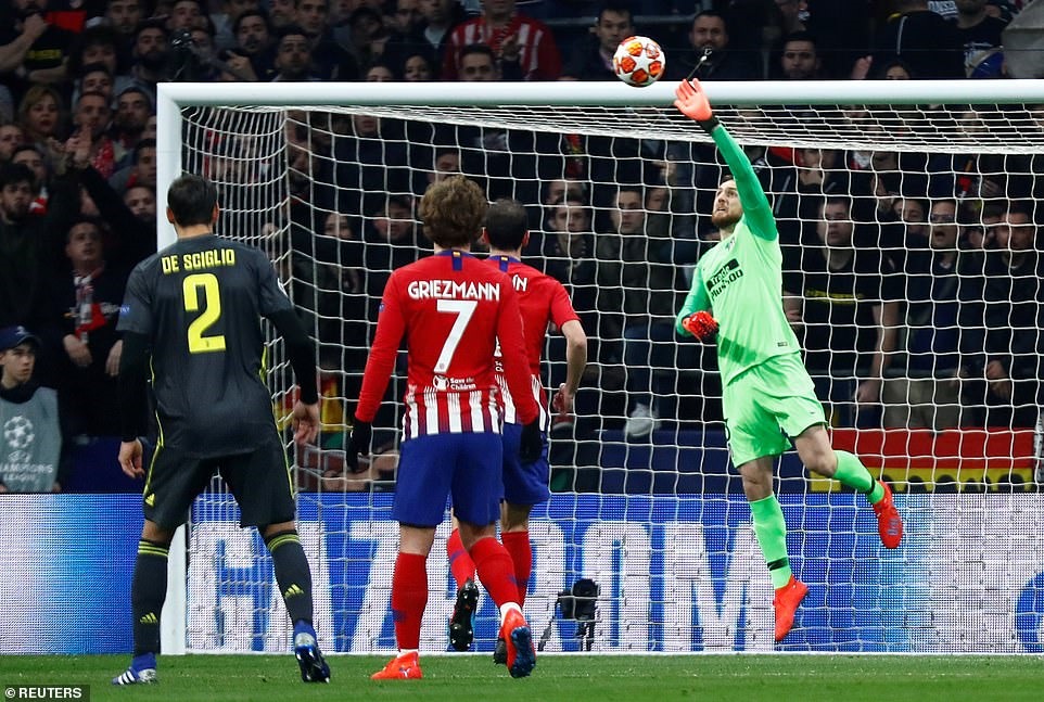Oblak vẫn cho thấy đẳng cấp thượng thừa. Ảnh: Reuters.