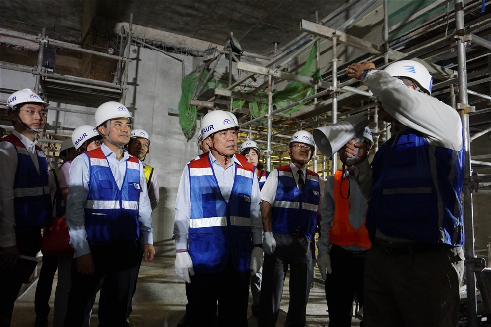 Lãnh đạo TPHCM thị sát nha ga ngầm tuyến metro số 1