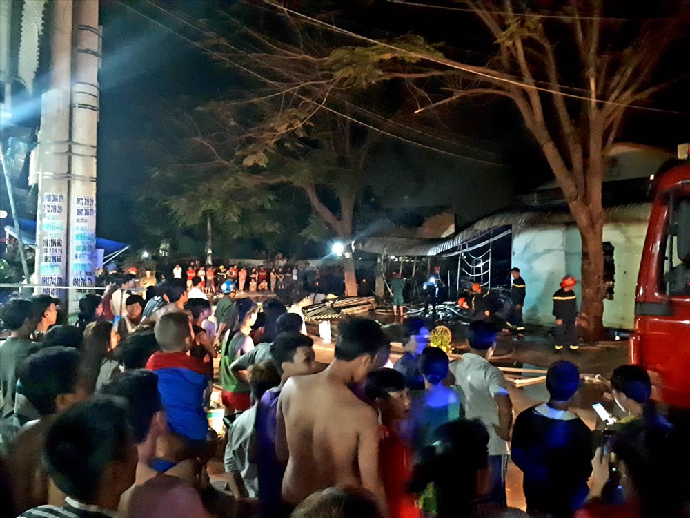 Cảnh sách PCCC tỉnh Bình Dương đã có mặt kịp thời để dập lửa.