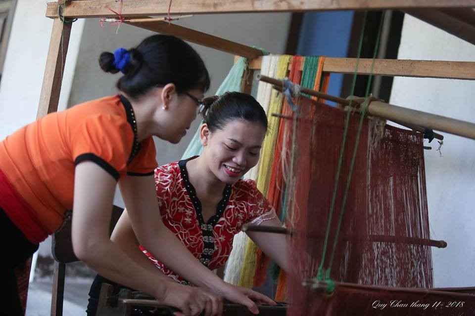 Trải nghiệm dệt thổ cẩm