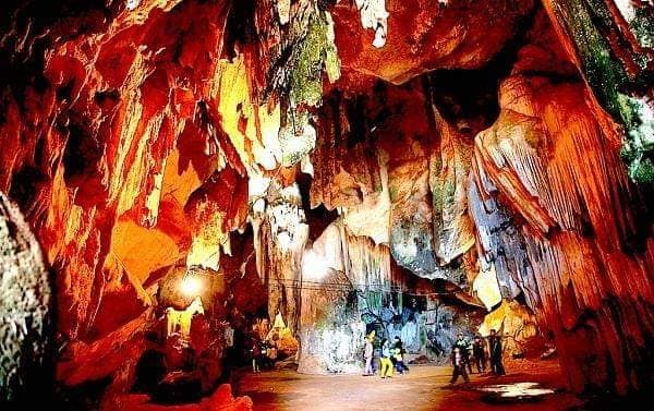 Đặc biệt là khám phá vẻ đẹp, sự kỳ bí của Hang Bua