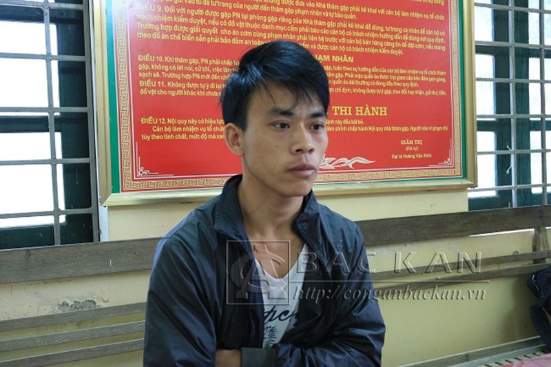 Đối tượng Sùng Văn Sài tại cơ quan điều tra.