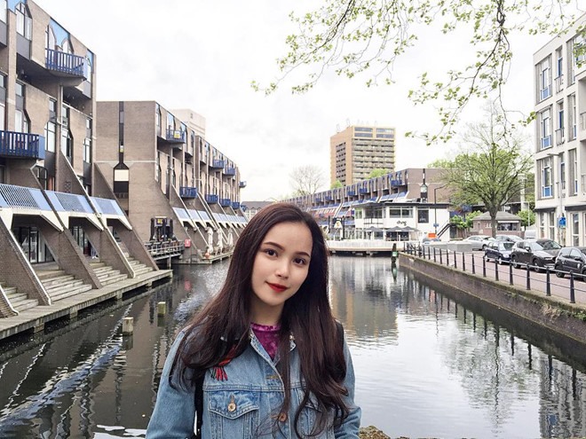 Phương Linh nhận được nhiều lời khen bởi gương mặt xinh đẹp và mái tóc dài nữ tính. Ảnh: FBNV.