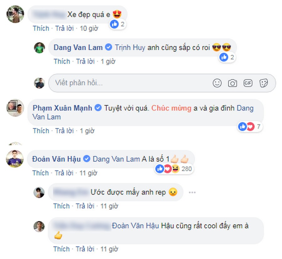 Nhiều tuyển thủ Việt Nam vào bình luận chúc mừng Văn Lâm. Ảnh FBNV