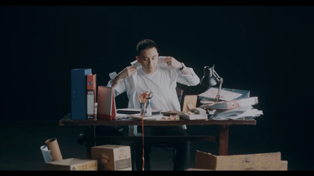 MV “Con đã về” được “hiện tượng cover” thực hiện khá giản dị,