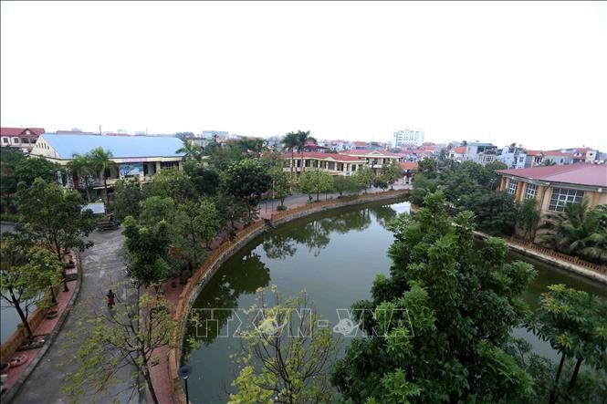 Đường giao thông nông thôn xã Song Phượng, huyện Đan Phượng khang trang, sạch đẹp, được đầu tư xây dựng theo tiêu chí nông thôn mới. Nguồn: TTXVN