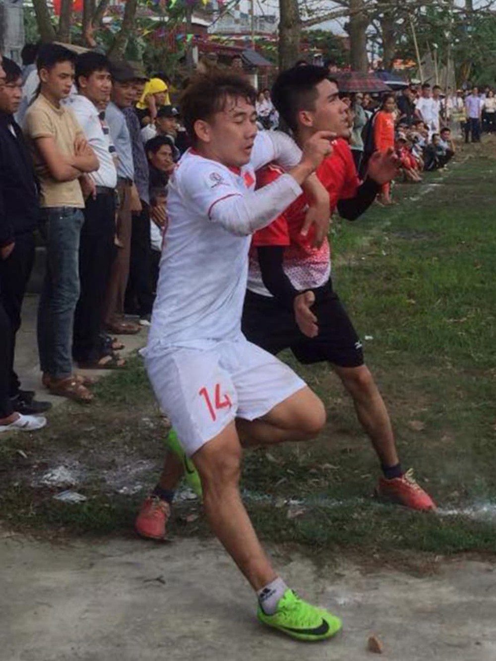 Trận đấu diễn ra rất vui vẻ, hấp dẫn và không kém phần quyết liệt.