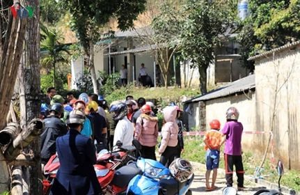 Nơi phát hiện thi thể nạn nhân cách đường quốc lộ 12 khoảng 50m. Ảnh: VOV