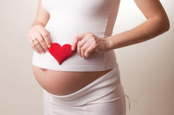 Mật ong bảo vệ cơ thể bà bầu.