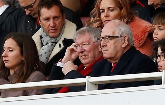 Sir Alex tỏ vẻ không hài lòng trên khán đài. Ảnh: Getty.