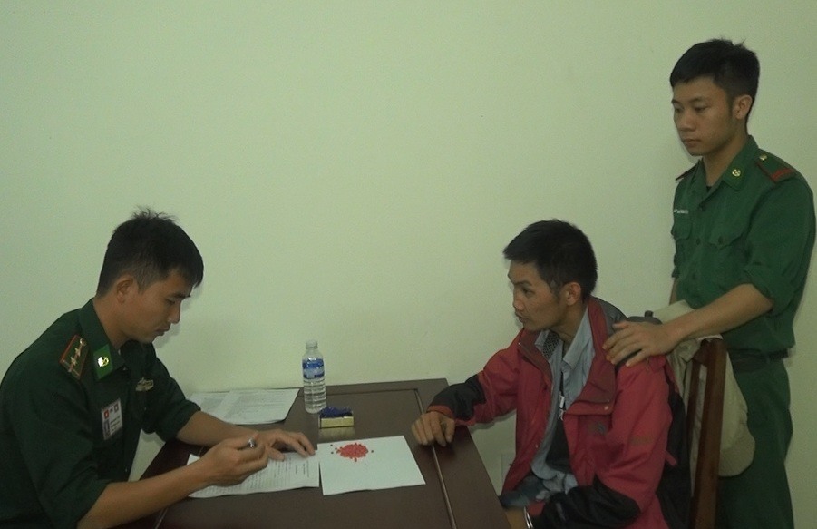 Đối tượng Cường tại cơ quan điều tra. Ảnh: MH.