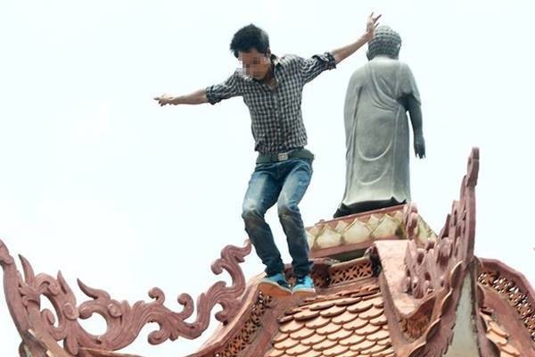 Biểu hiện chung của người dùng ma túy tổng hợp là kích động, hoang tưởng.
