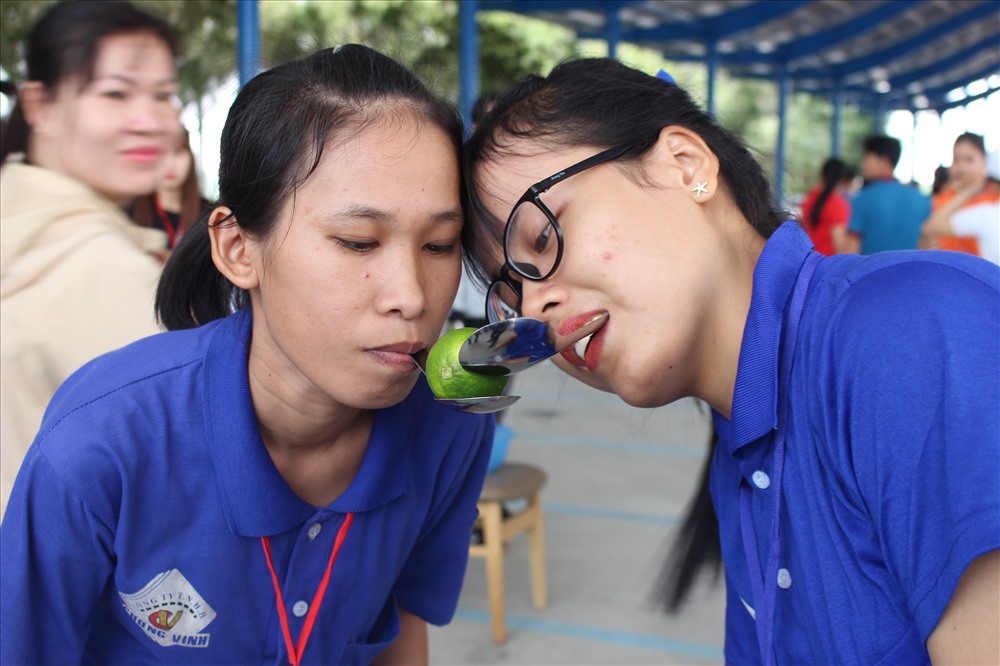 Thi “chuyền chanh“.