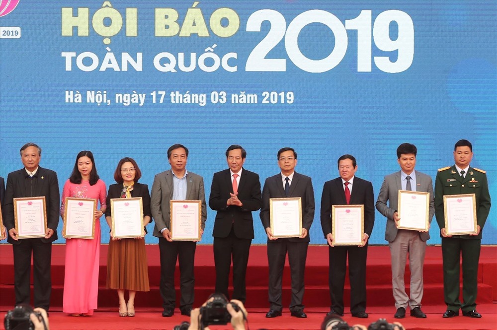 Báo Lao Động