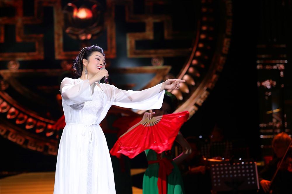 Tân Nhàn biến hoá kỳ diệu, gây ấn tượng mạnh trong liveshow.