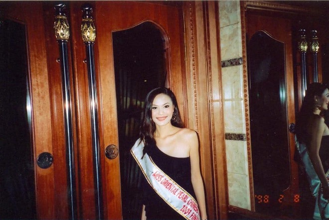 Nhan sắc của Ngọc Crystal Eyes khi tham dự cuộc thi “Miss Oriental Pearl Chinese International”