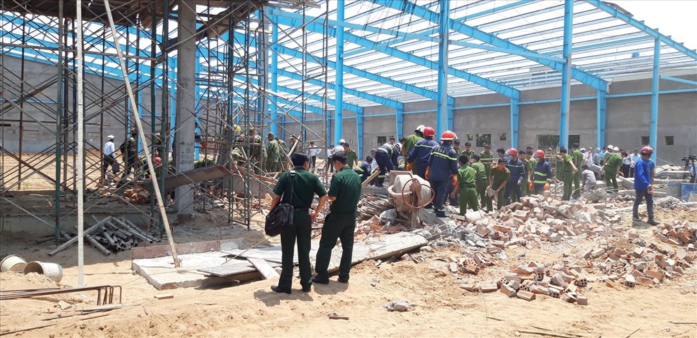 Hiện trường vụ tai nạn thảm khốc trên. Ảnh: Bảo Trung