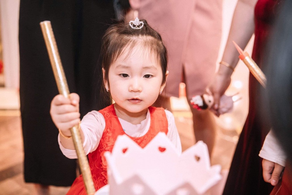 Bé Son, con gái Tuấn Hưng.