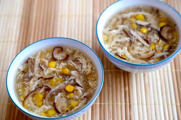 Súp gà chữa cảm lạnh.